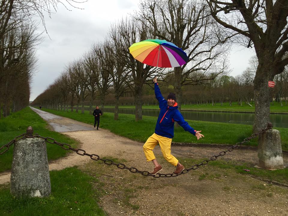 colourful slacklife to the rainy palace park of Fontainebleau